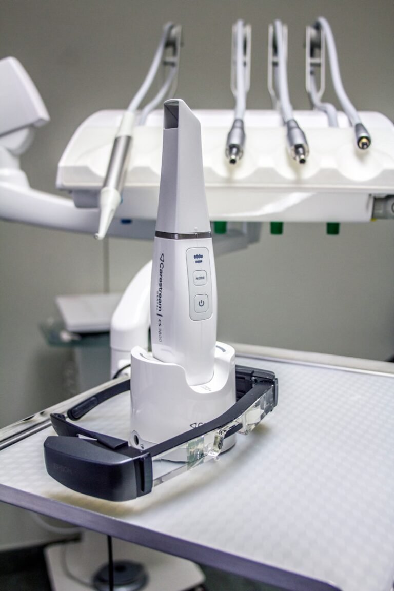 AI vs. Endodontist: Who Reads a Dental X-Ray Better?